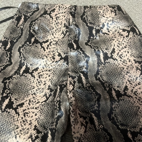 Superdown | Snakeskin Pants - Picture 4 of 6